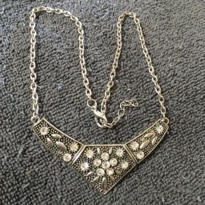 Elegant Silver Necklace with Rhinestone Accents